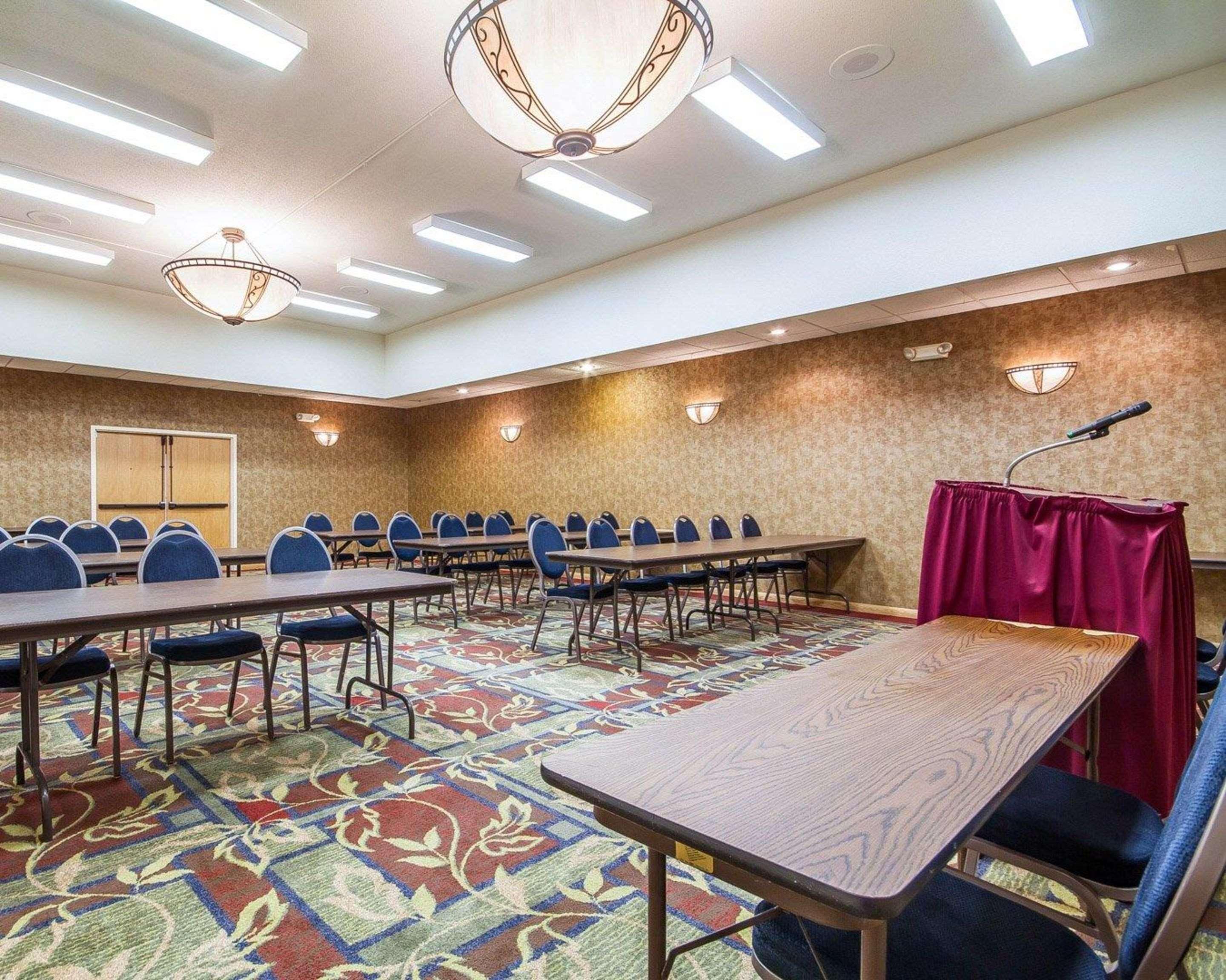 Comfort Inn & Suites Black River Falls I-94 מראה חיצוני תמונה