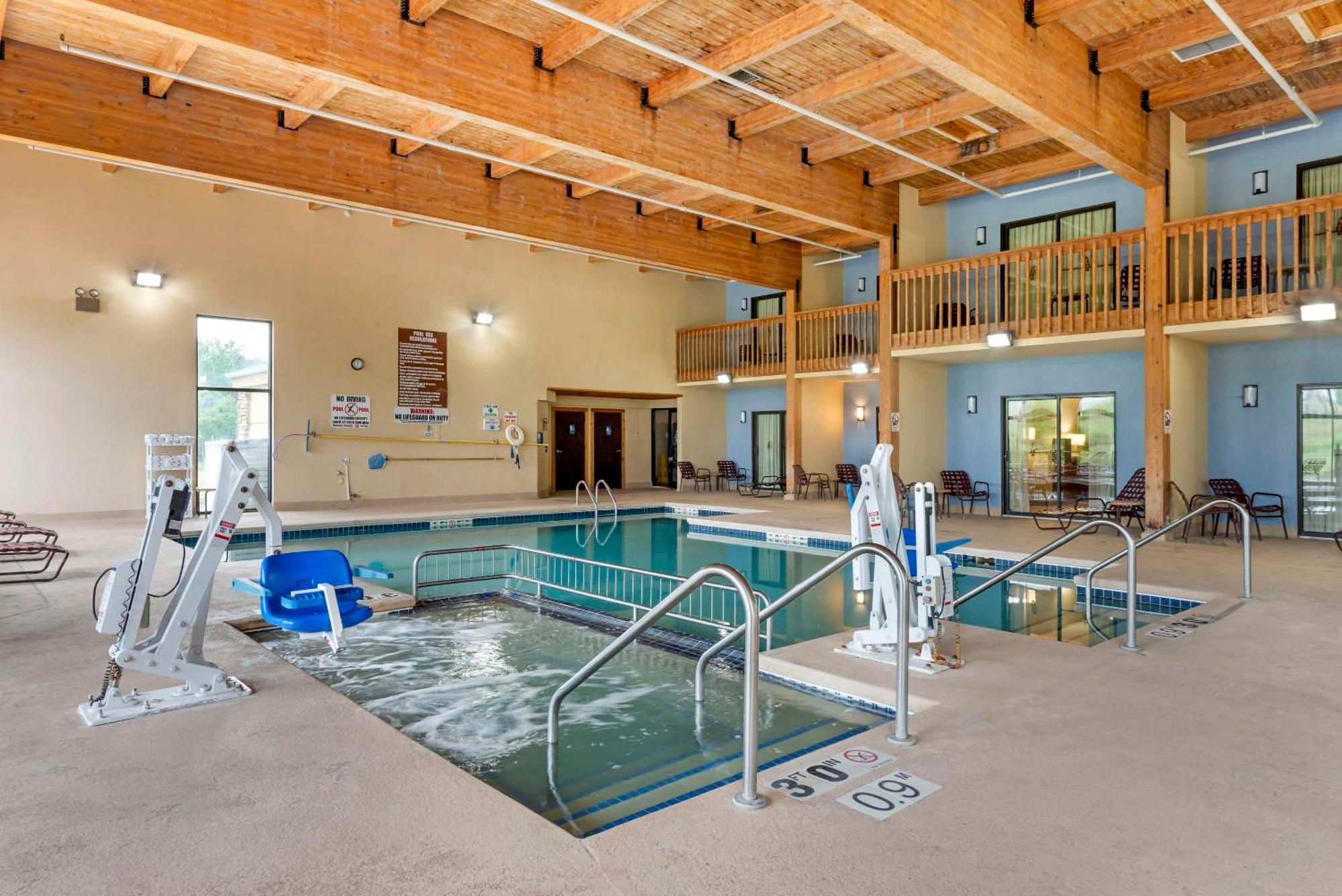 Comfort Inn & Suites Black River Falls I-94 מראה חיצוני תמונה