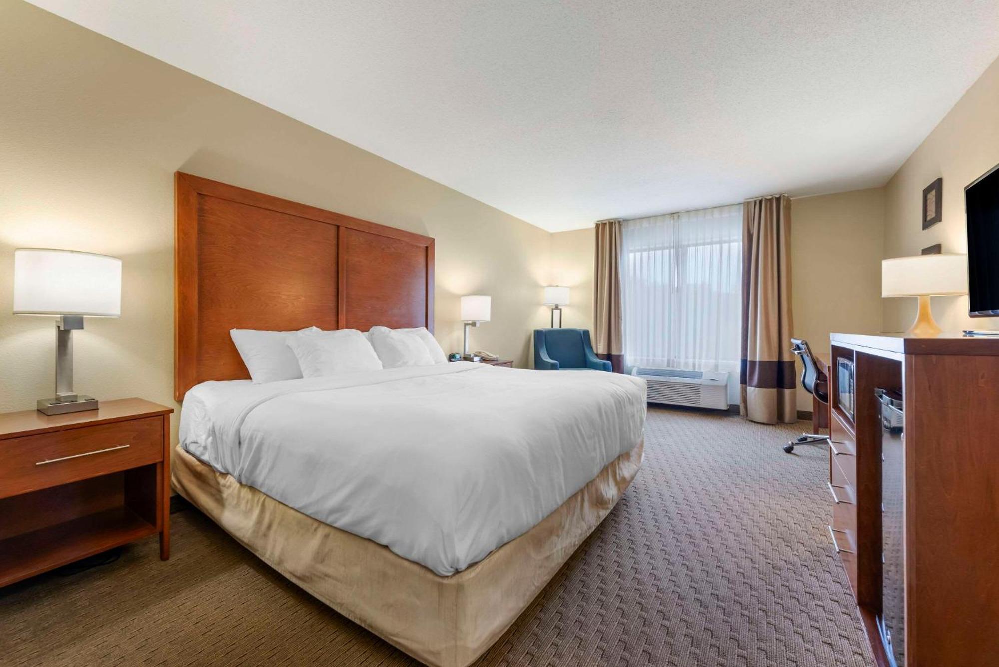 Comfort Inn & Suites Black River Falls I-94 מראה חיצוני תמונה