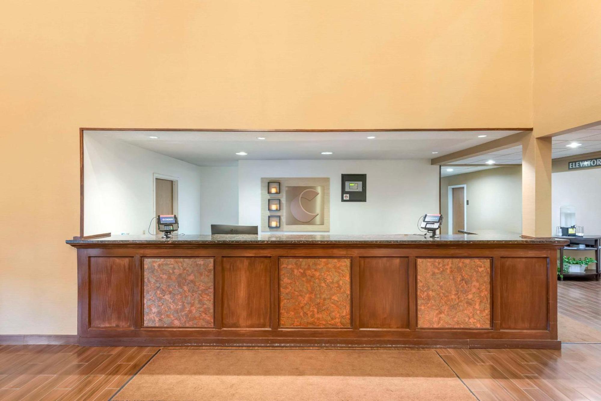 Comfort Inn & Suites Black River Falls I-94 מראה חיצוני תמונה