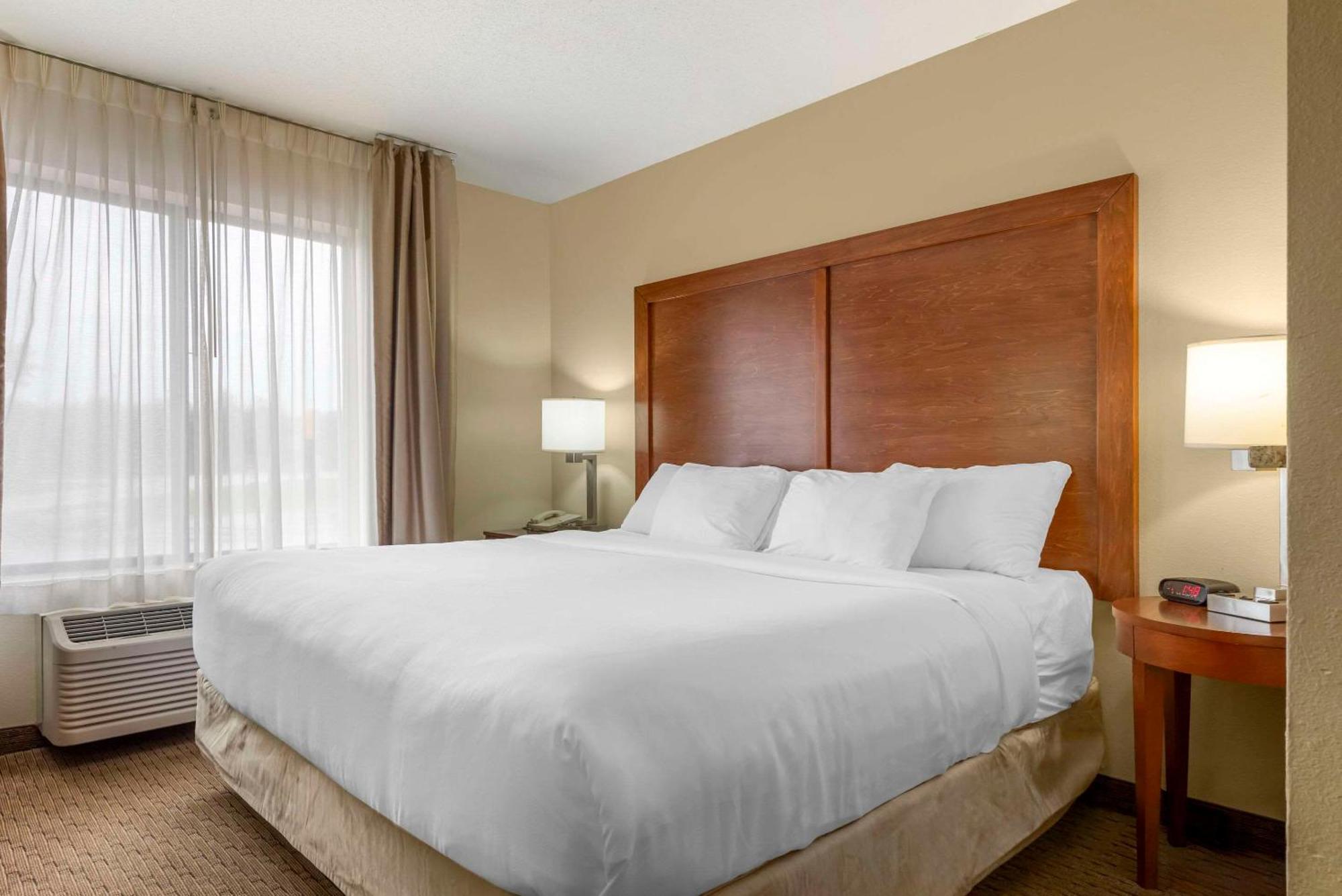 Comfort Inn & Suites Black River Falls I-94 מראה חיצוני תמונה