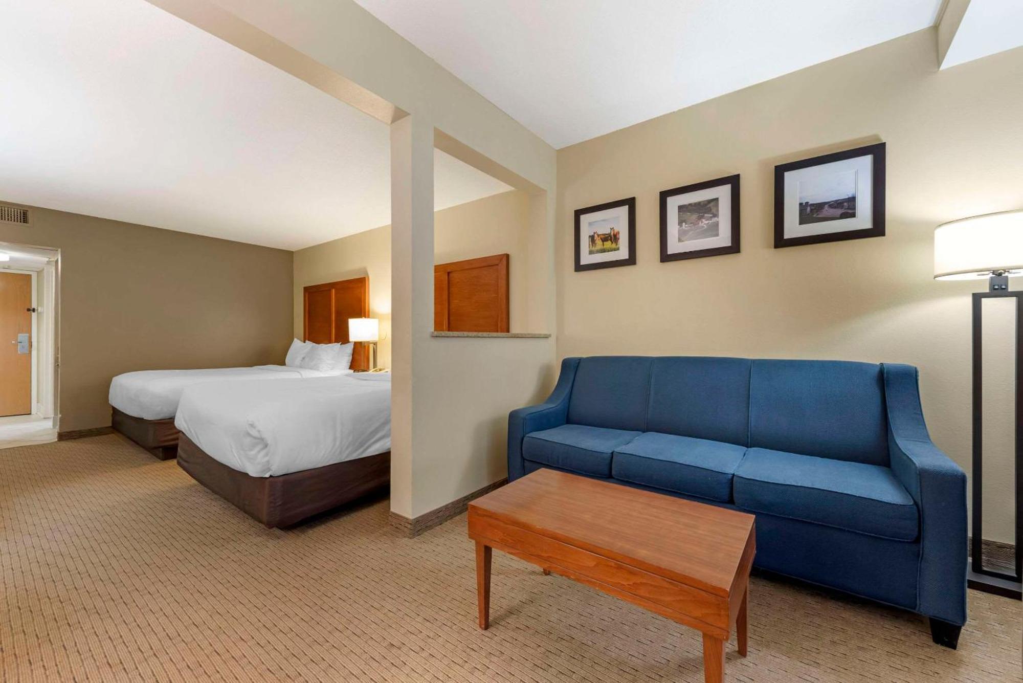 Comfort Inn & Suites Black River Falls I-94 מראה חיצוני תמונה